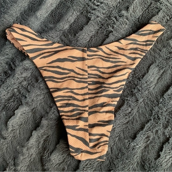 Aerie Pique Animal Print Super High Cut Cheekier Bikini Bottom - Picture 2 of 7